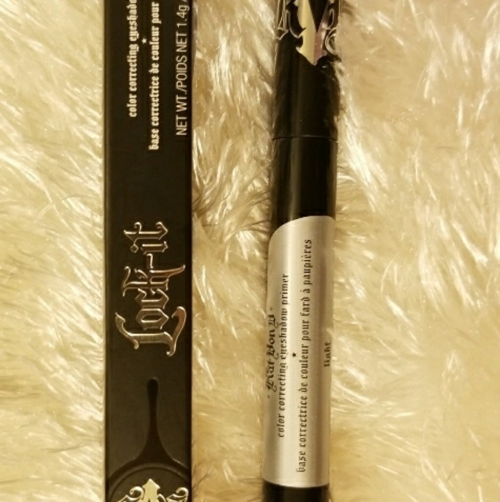 Kat Von D ' Lock-It Correcting Eyeshadow Primer